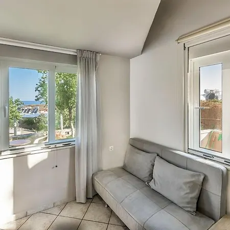 Athena Maisonette Apartman *